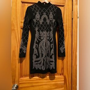 An elegant short dress, Black